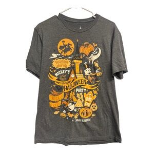 Women’s Disney Parks Nightmare Before Christmas Halloween Tshirt. Size medium